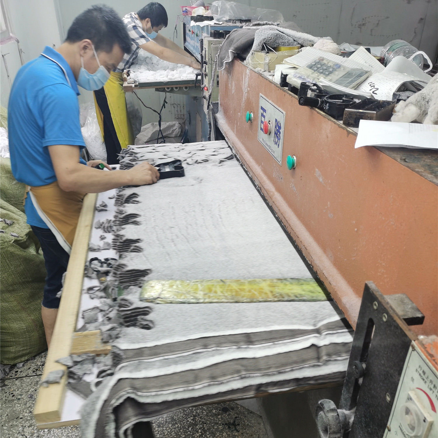 玩具厂裁床